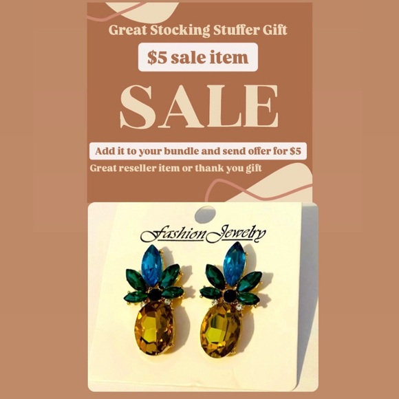 Jewelry - Lovely Pineapple Pendant Style Fashion Earrings 1.5”